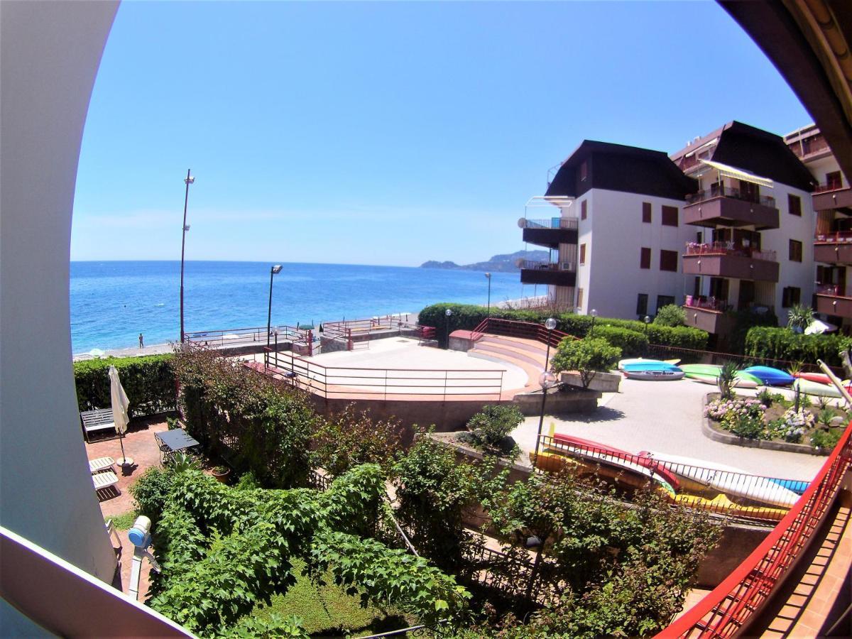 Sea Beach Taormina Apartment Letojanni Εξωτερικό φωτογραφία